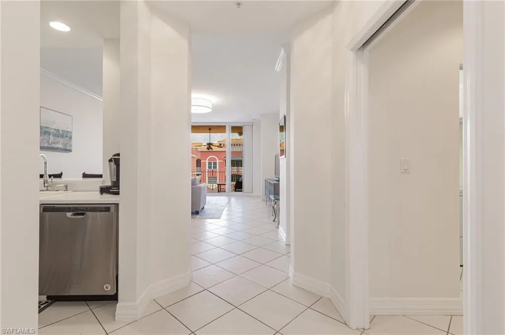 Naples, Florida 34102, United States, 2 Bedrooms Bedrooms, ,2 BathroomsBathrooms,Residential,Active,52990