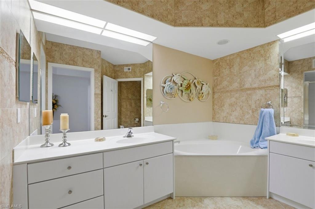 LIGHTHOUSE BAY - Residential