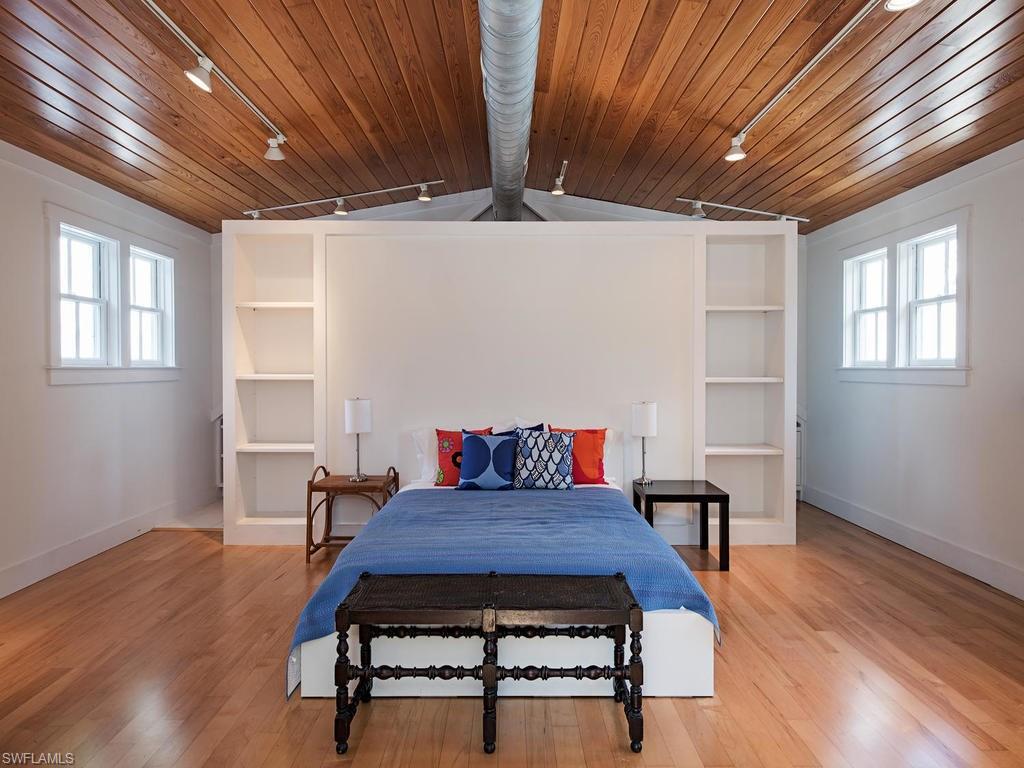 OLDE NAPLES - Residential