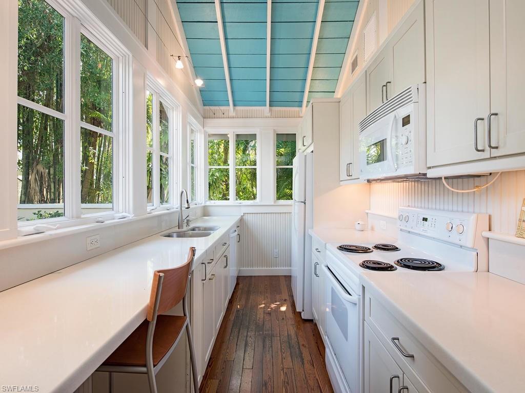 OLDE NAPLES - Residential