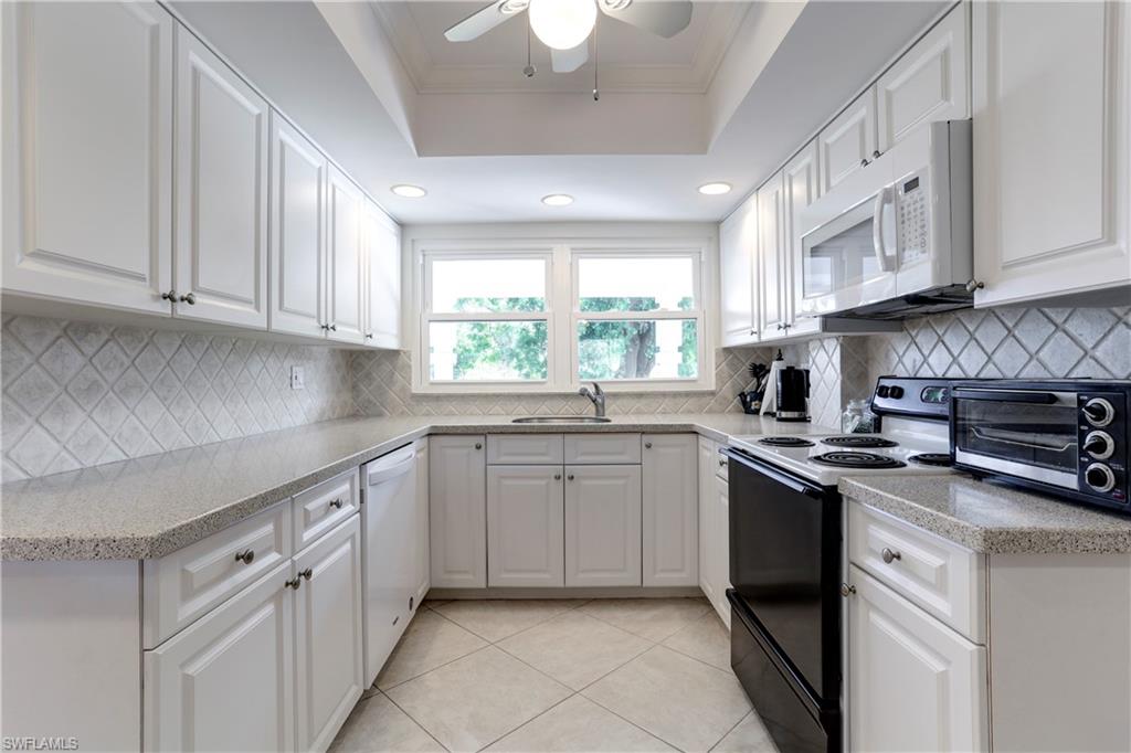 FOUR FOUNTAINS - Residential