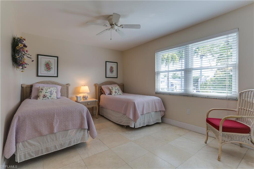 FOUR FOUNTAINS - Residential