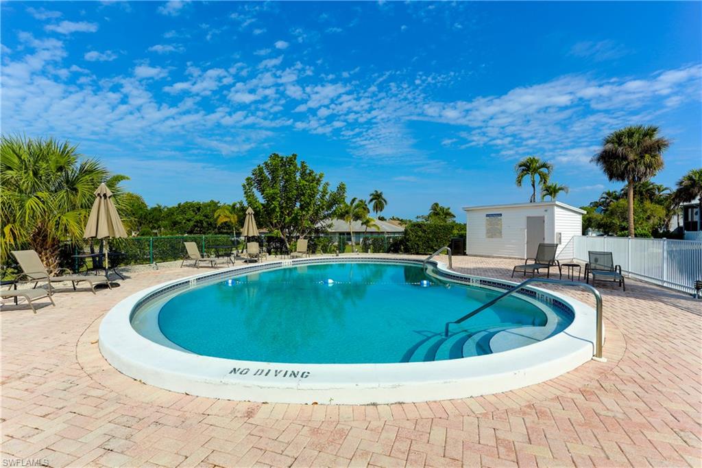 FOUR FOUNTAINS - Residential