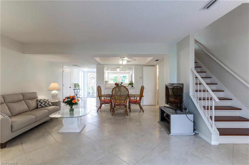 FOUR FOUNTAINS - Residential