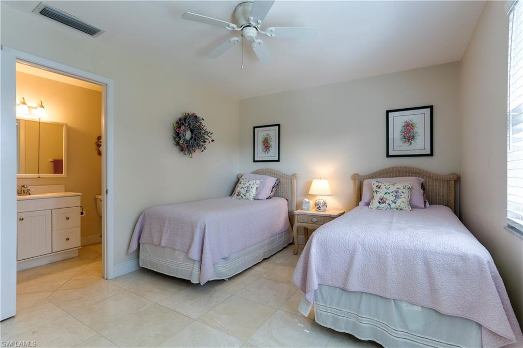 FOUR FOUNTAINS - Residential