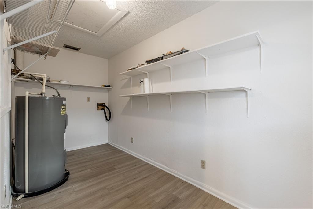 FORT MYERS SHORES - Residential