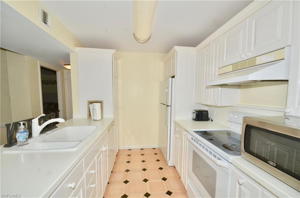 VENETIAN BAYVIEW - Residential Lease