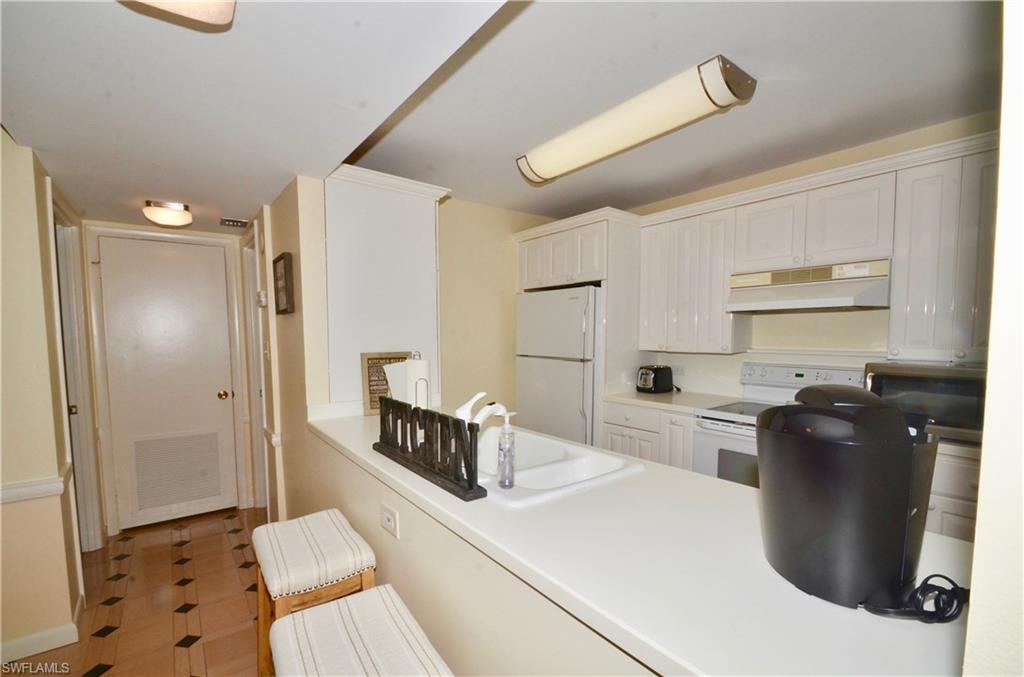 VENETIAN BAYVIEW - Residential Lease