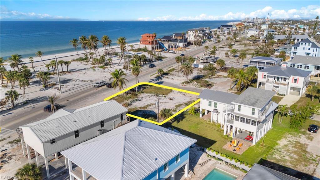 GULF ISLAND MANOR - Land