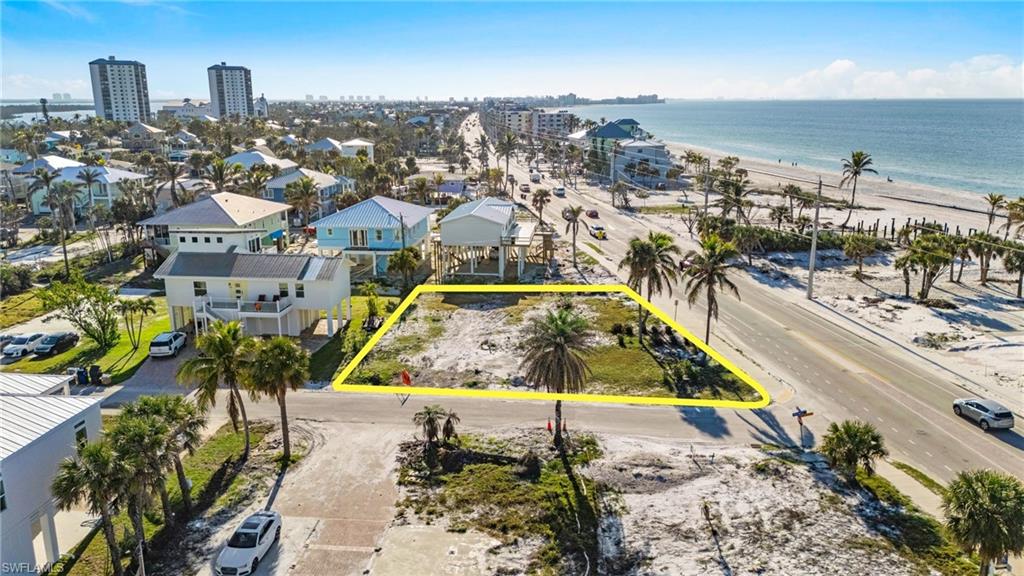 GULF ISLAND MANOR - Land