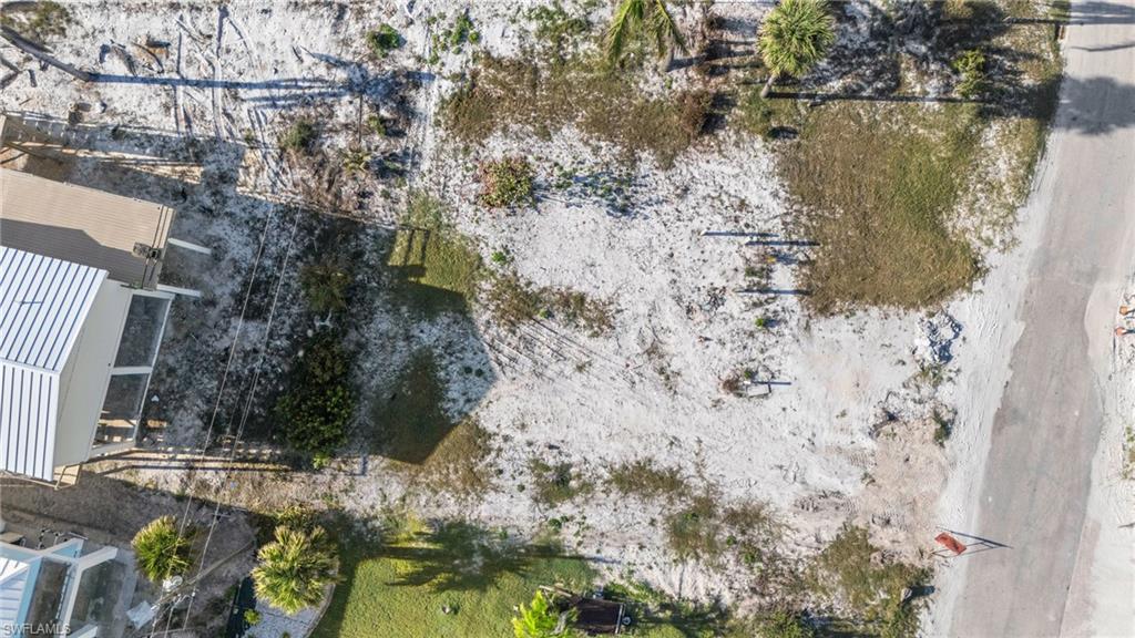 GULF ISLAND MANOR - Land