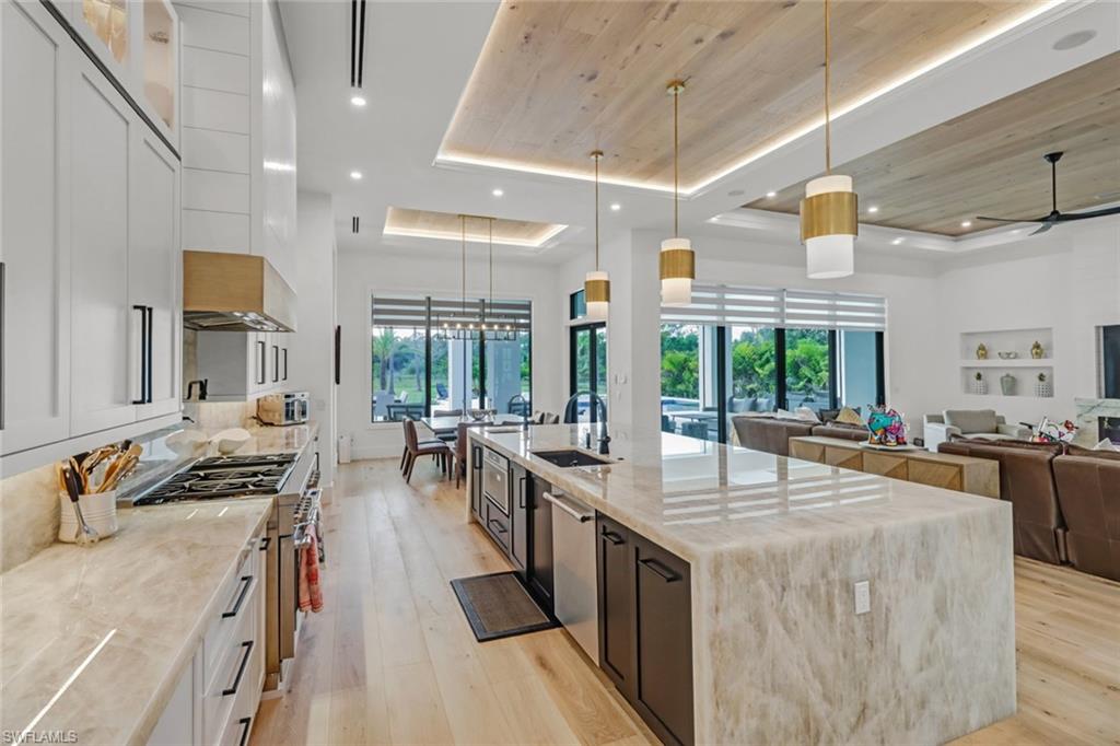 OAKES ESTATES - Residential