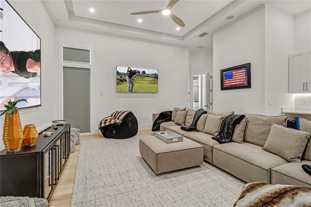 OAKES ESTATES - Residential