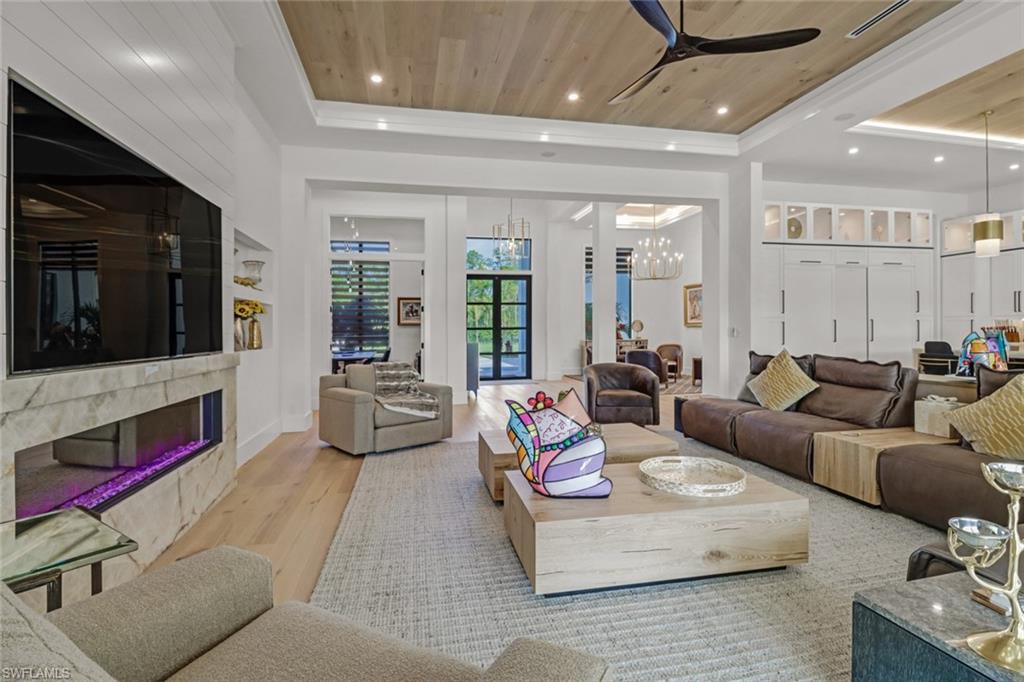 OAKES ESTATES - Residential