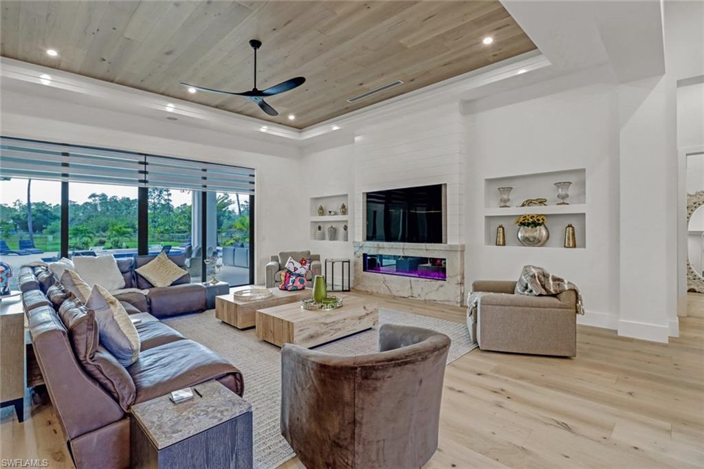 OAKES ESTATES - Residential