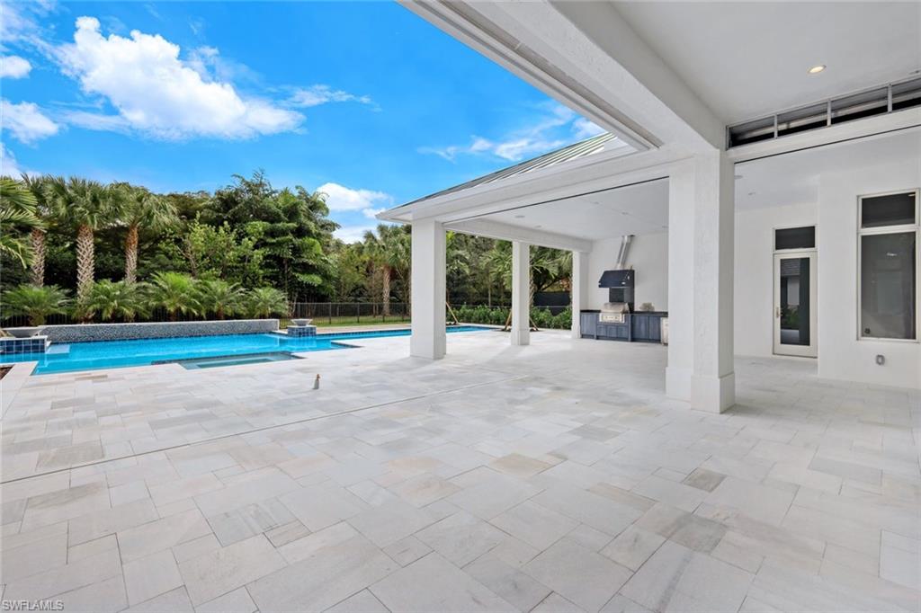 THE ENCLAVE OF DISTINCTION - Residential