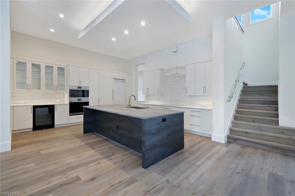 THE ENCLAVE OF DISTINCTION - Residential