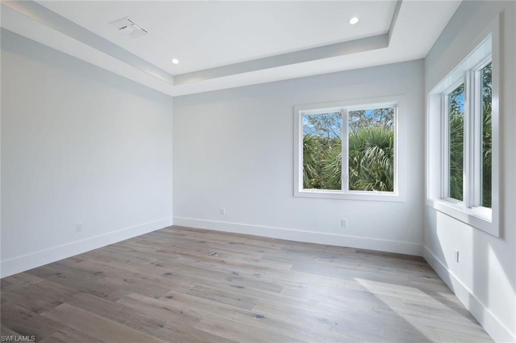 THE ENCLAVE OF DISTINCTION - Residential