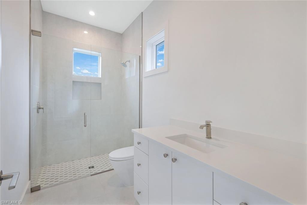 THE ENCLAVE OF DISTINCTION - Residential