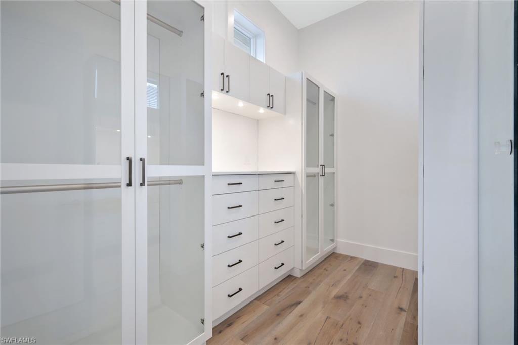 THE ENCLAVE OF DISTINCTION - Residential