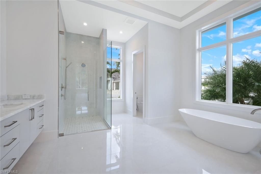 THE ENCLAVE OF DISTINCTION - Residential