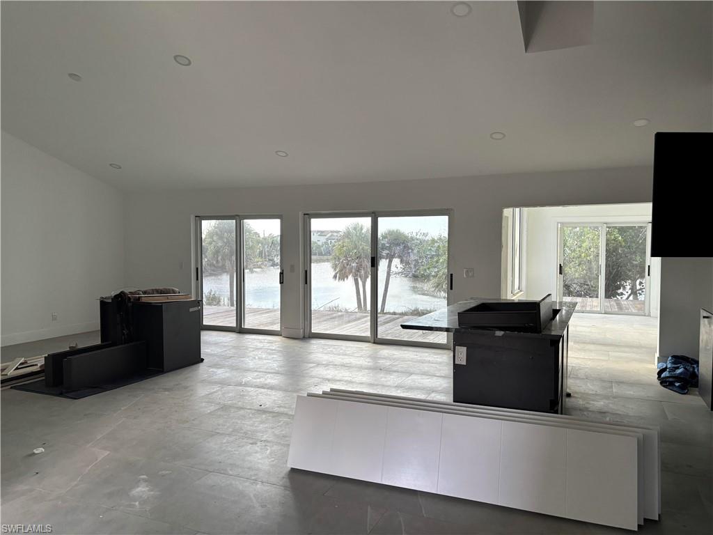 LAKE MUREX - Residential