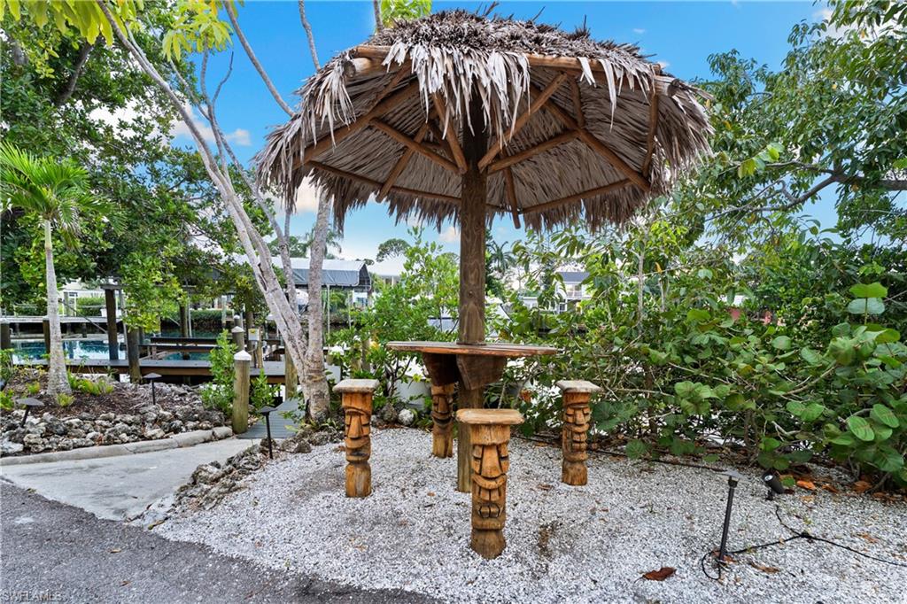 IMPERIAL SHORES - Residential