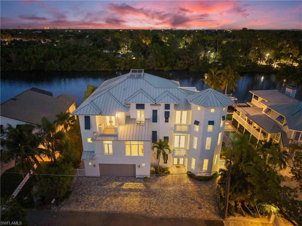 IMPERIAL SHORES - Residential