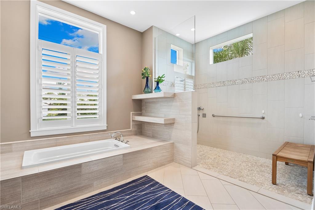 IMPERIAL SHORES - Residential