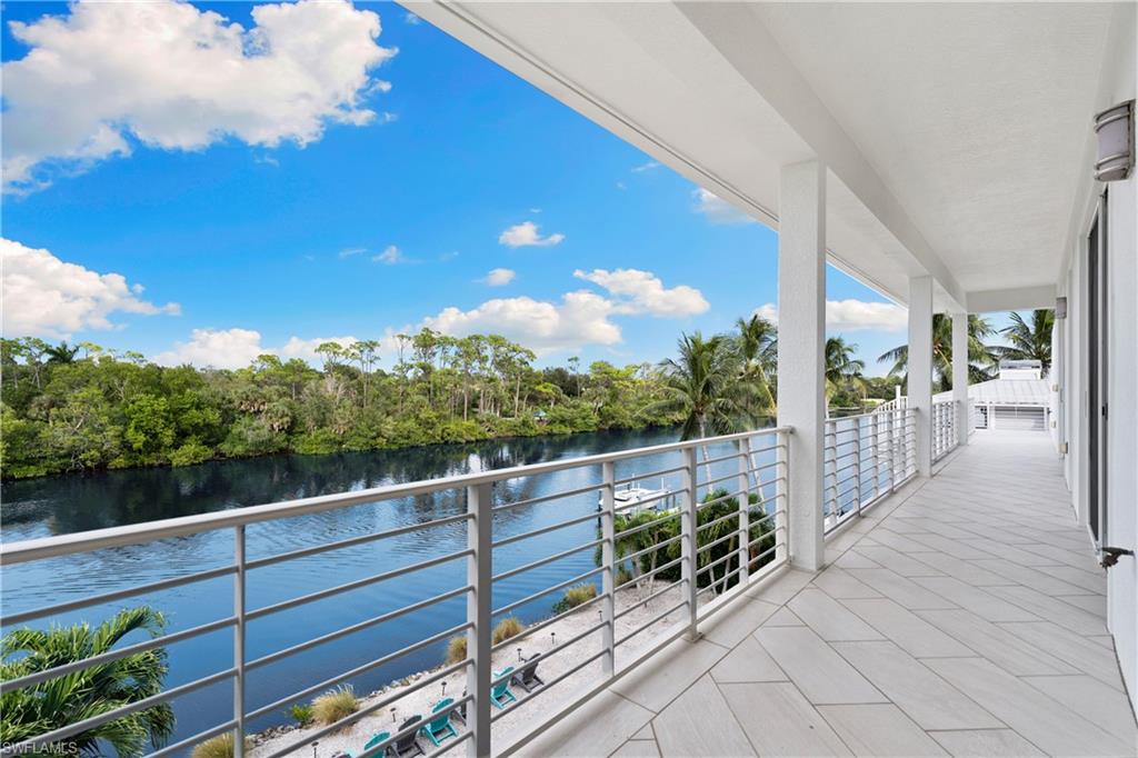 IMPERIAL SHORES - Residential