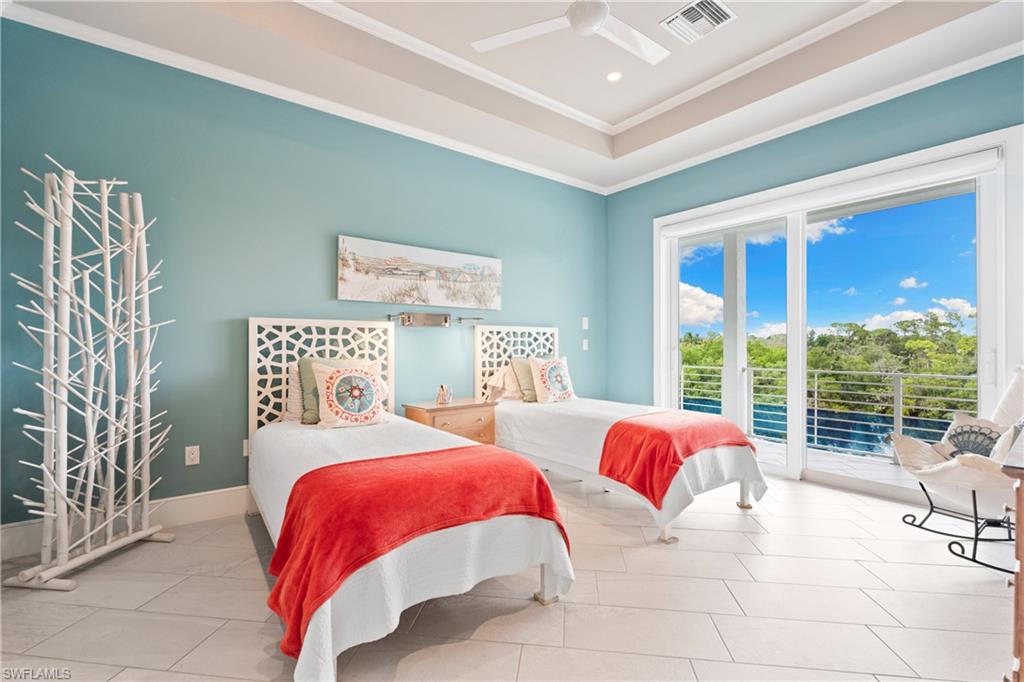 IMPERIAL SHORES - Residential