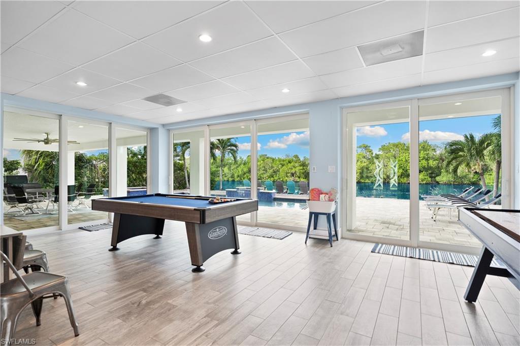 IMPERIAL SHORES - Residential