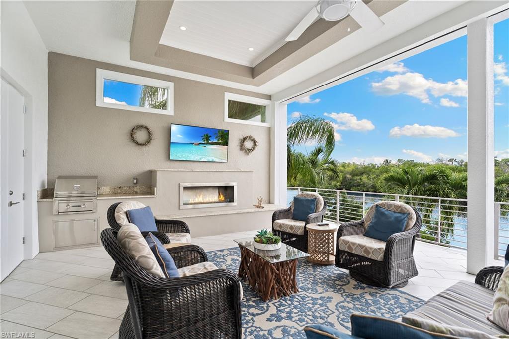 IMPERIAL SHORES - Residential