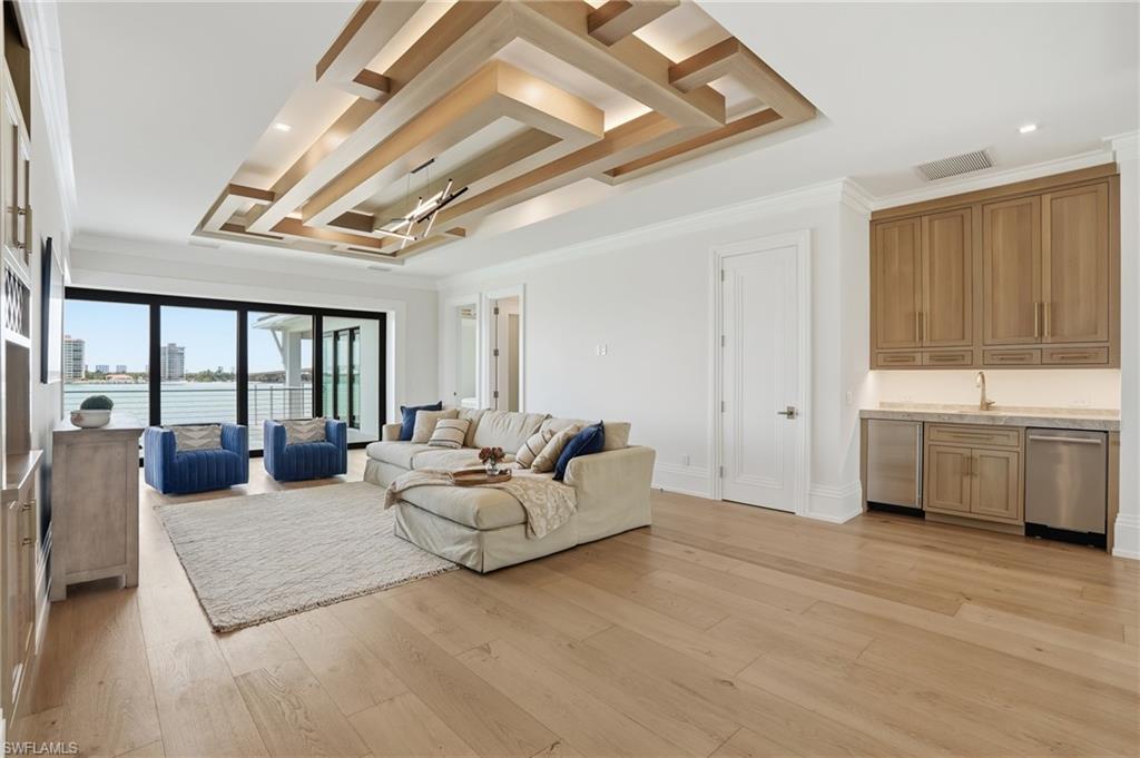 LAGUNA SHORES - Residential