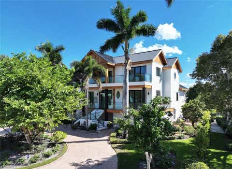 Photo of 192 Topanga DR, BONITA SPRINGS, FL 34134 (MLS # 226018027)