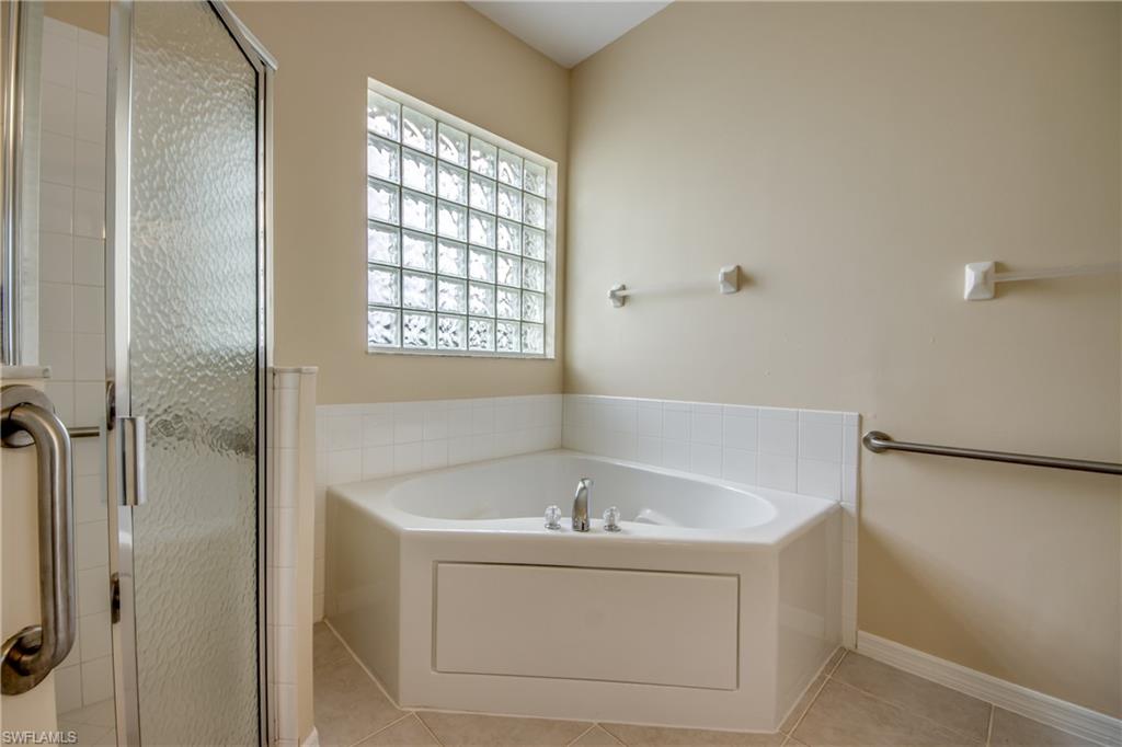 CORAL LAKES - Residential