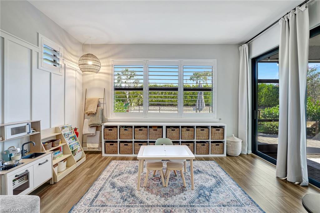 MANATEE COVE - Residential