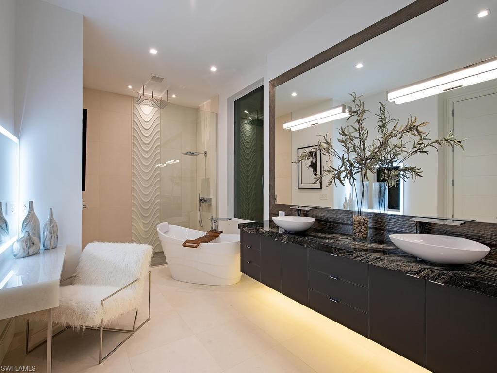 ROYAL HARBOR - Residential