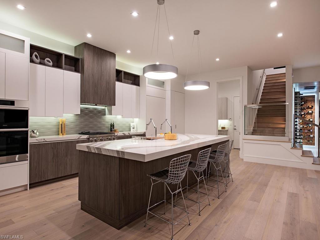 ROYAL HARBOR - Residential