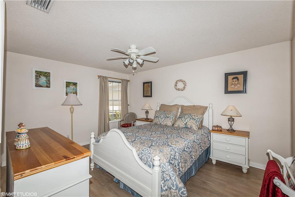 ISLAND WALK - Residential