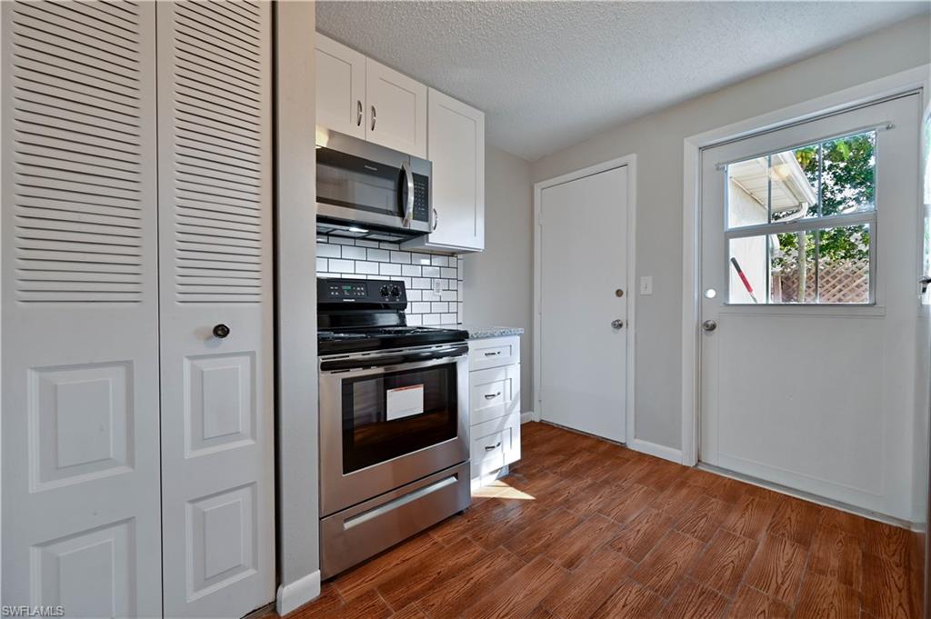 SAN CARLOS PARK - Residential