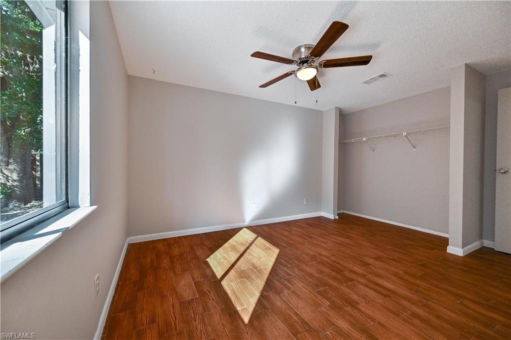 SAN CARLOS PARK - Residential