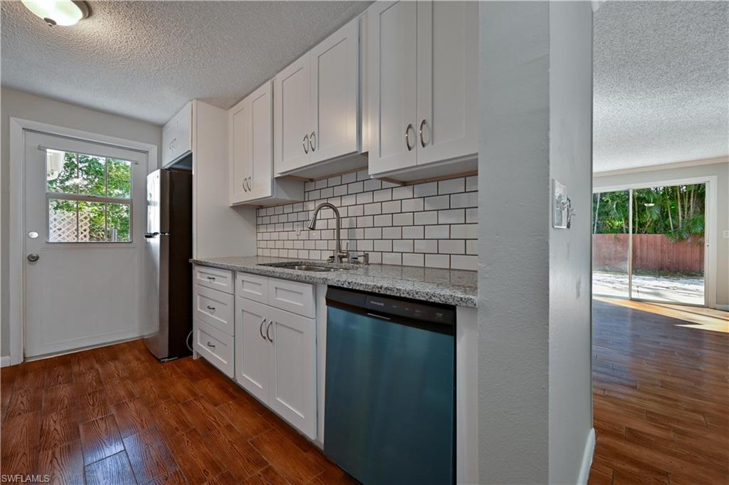 SAN CARLOS PARK - Residential