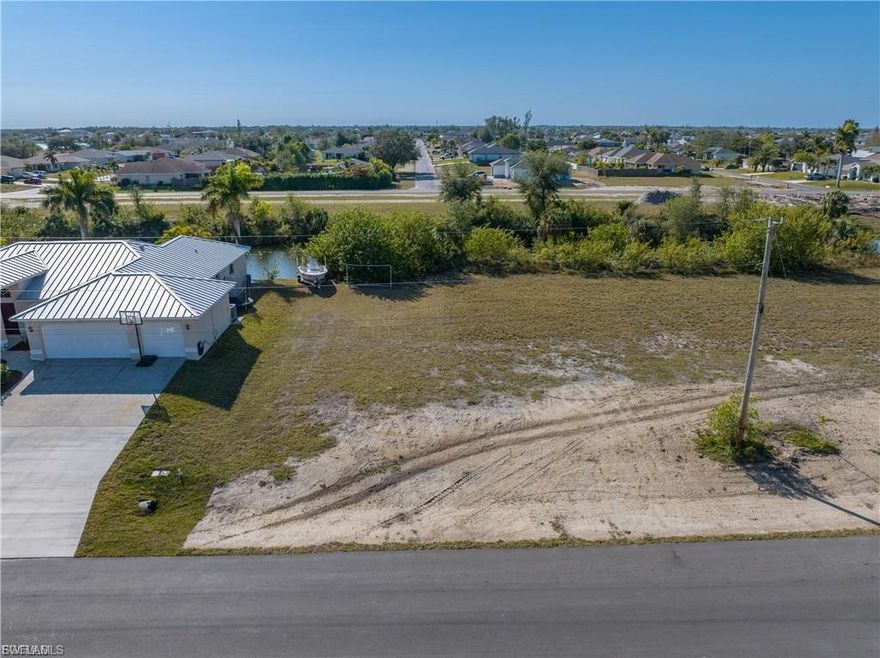 AWESOME CANAL LOTS FOR SALE!!! Great lot to build your home, fishing at your own back yard. Conveniently located in an up and coming neighborhood that's nearby shopping, restaurants, airport, grocery stores, medical facilities. 15 - 30 minutes to airport close to schools, shopping, beaches, dinning. NO HOA, NO CDD, NOT in FLOOD ZONE, taxes are low, buy now before price goes higher and can build later.l