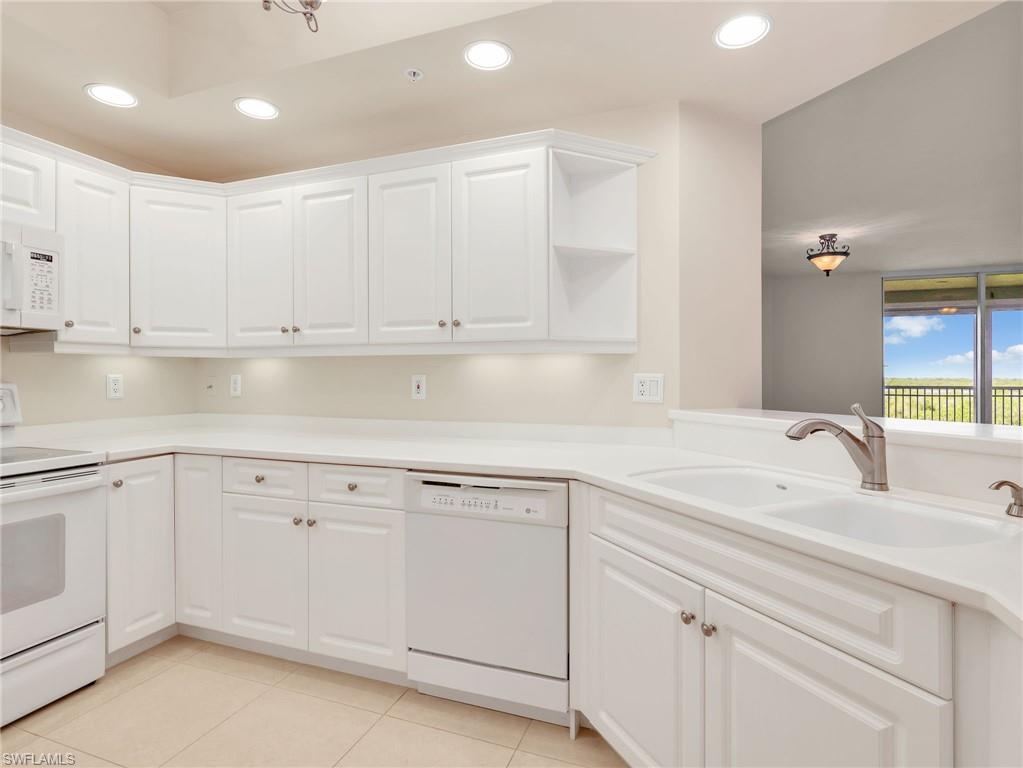 1001 Arbor Lake DR 202