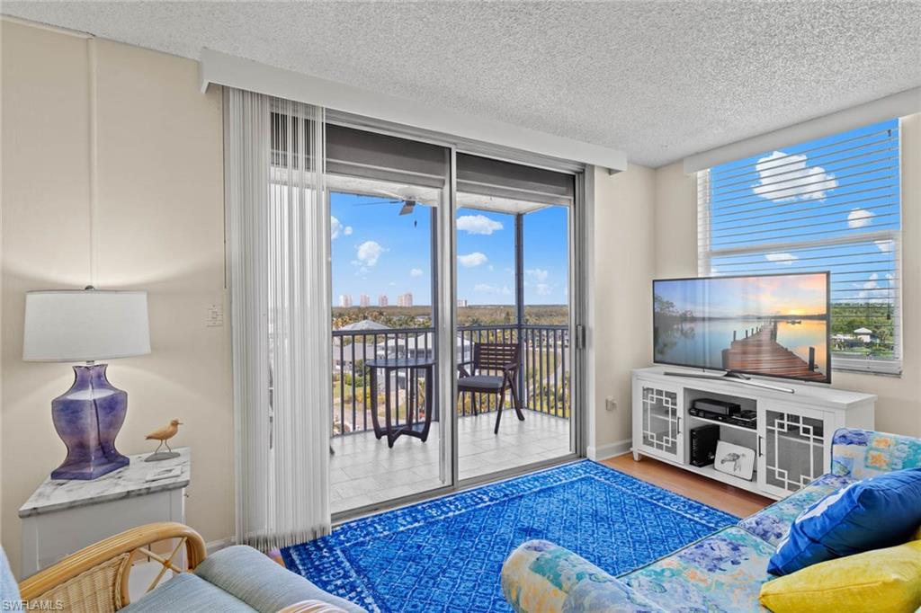 BEACH AND TENNIS CLUB - Residential