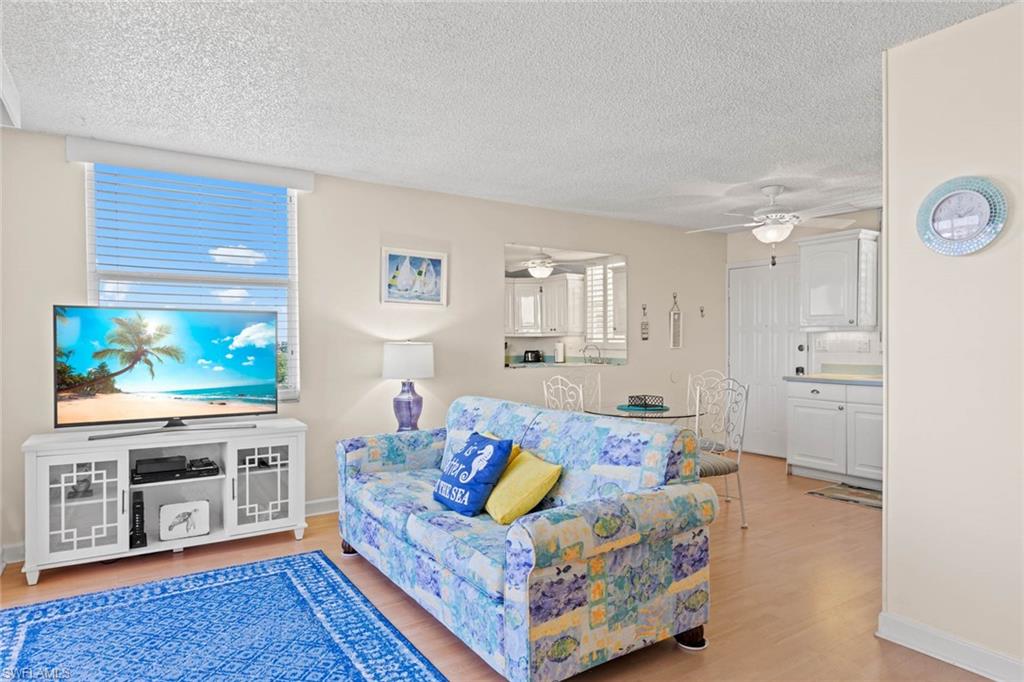 BEACH AND TENNIS CLUB - Residential