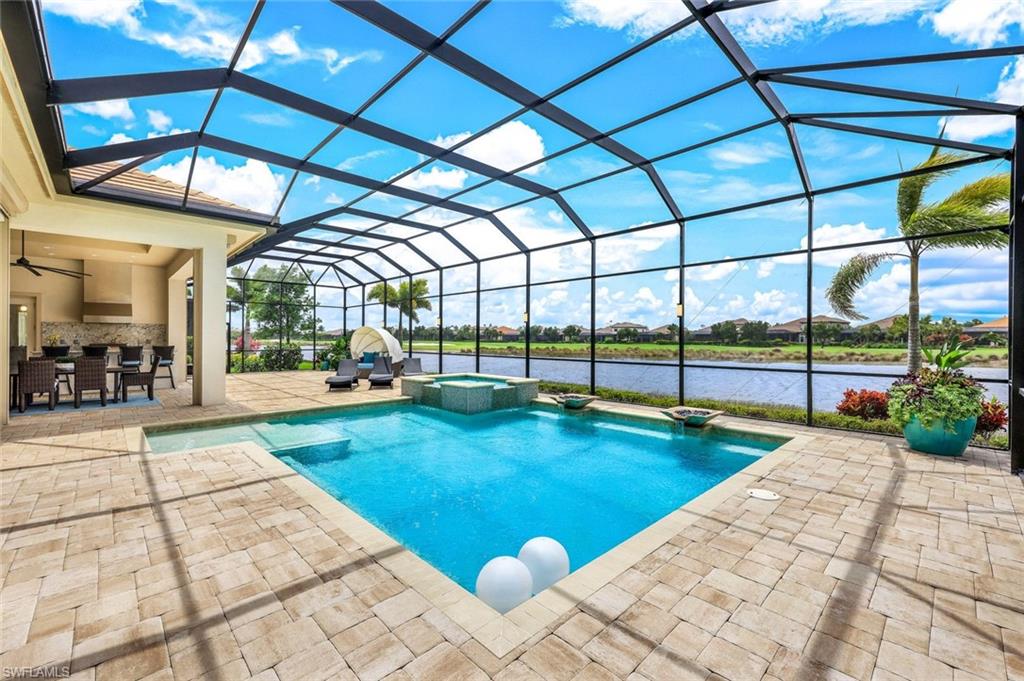 ESPLANADE - Residential