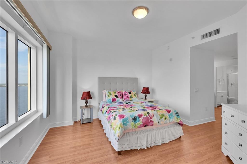 ST. TROPEZ - Residential