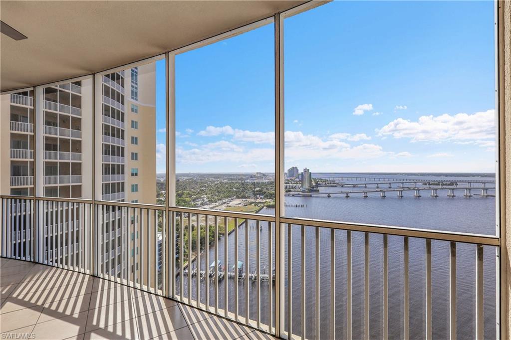 ST. TROPEZ - Residential